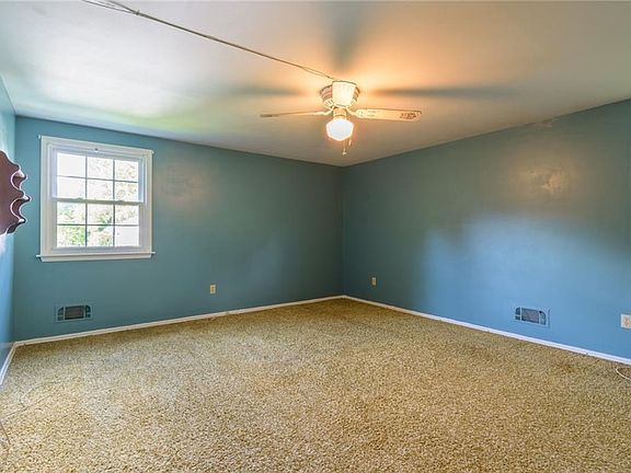 3rd image of 6211 Buckskin Dr