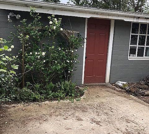 Detached garage