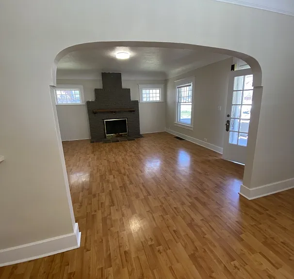 430 S 8th Ave — Photo 2