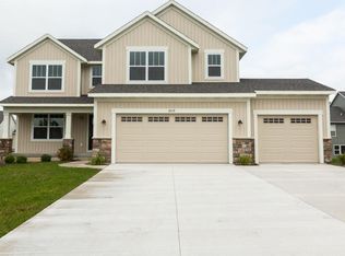 8519 Snowy Plover Rd SE, Caledonia, MI 49316