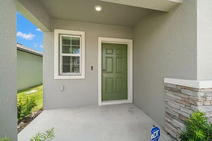 5 bed, 3.0 bath, 2389 sqft, $2,650 — Photo 3