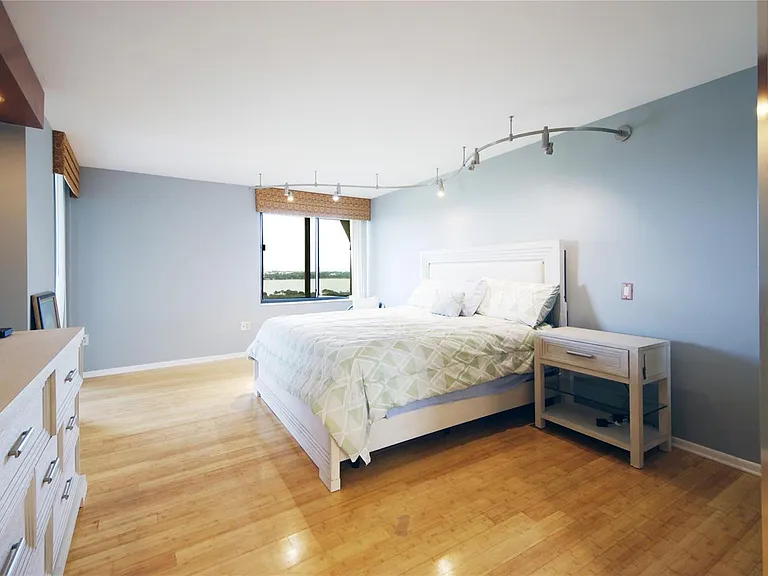 2480 Presidential Way #1903 — Photo 18
