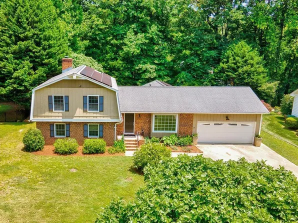1209 Lochcarron Ln, Cary, NC 27511