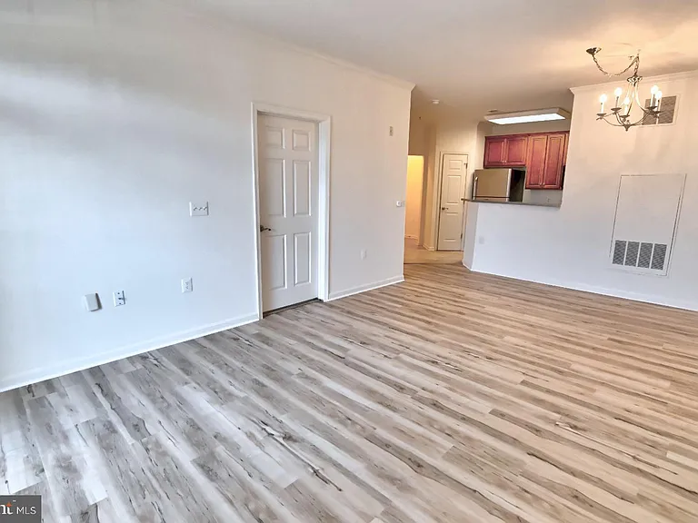 21216 McFadden Sq #108 — Photo 38