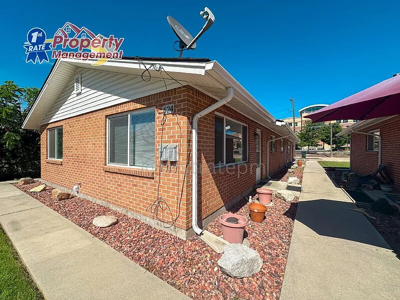 2 bed, 1.0 bath, 600 sqft, $1,295 — Photo 3