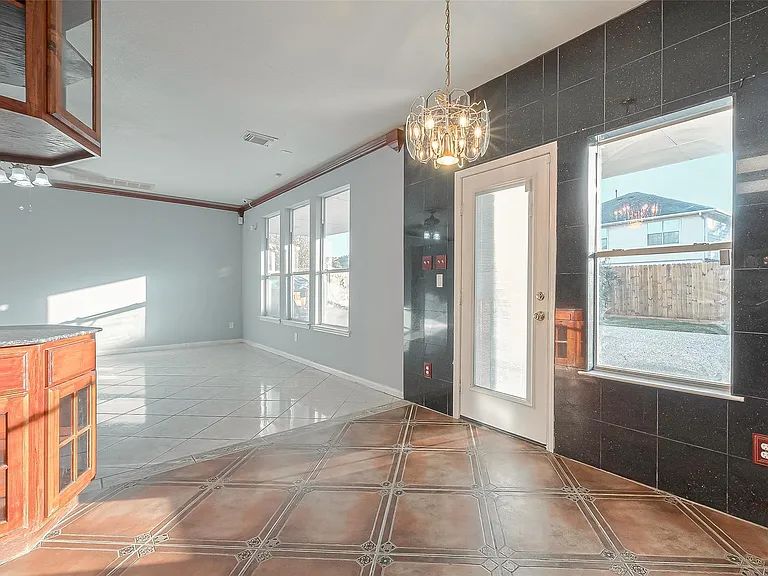 9407 Demsey Mill Dr — Photo 19