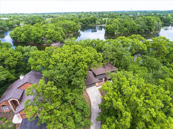 1473 Lake Park Cir, Eagan, MN 55122