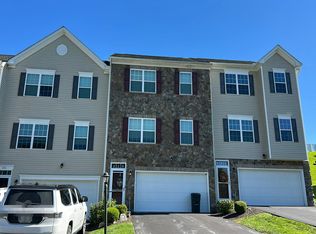 682 Freedom Dr, Carnegie, PA 15106