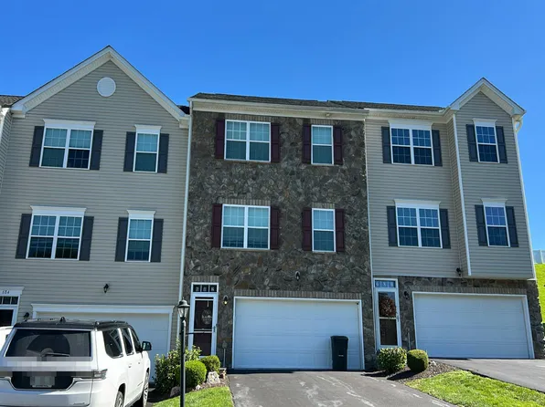 682 Freedom Dr, Carnegie, PA 15106