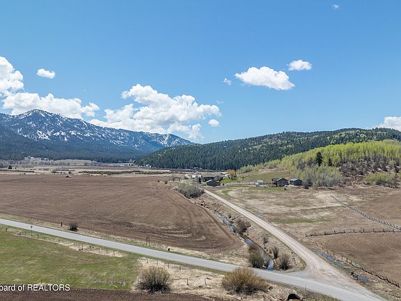 2nd image of 9.57 Willow Creek Ln