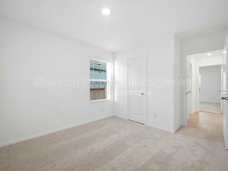 25585 Rose Creek Dr — Photo 16