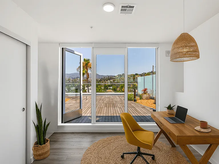 Fusion Hollywood - Office