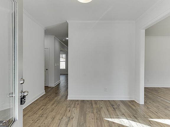 4th image of 1003 Lakeview
