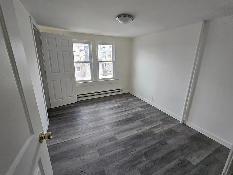 1136 Luzerne St #1136 — Photo 18