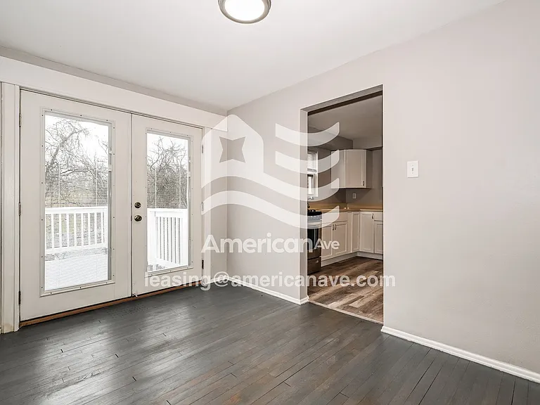 1372297_004_wm_-_living_room_13526751.jpg