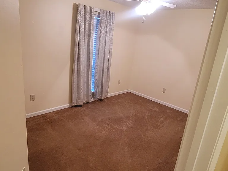 1600 N Washington St #12 — Photo 15