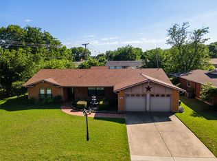 509 NW Mound St, Burleson, TX 76028