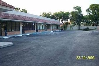 4th image of 8455 W Oakland Park Blvd