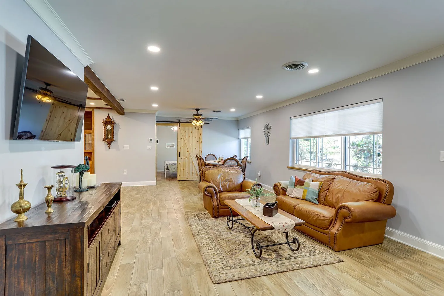 3 bed, 2.0 bath, 1593 sqft, $6,193 — Photo 1