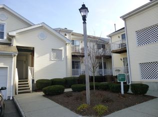 35 Potomac Dr, Basking Ridge, NJ 07920