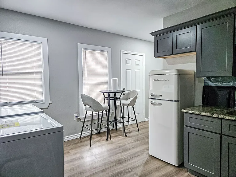 1241 Lowe St #1241 — Photo 21