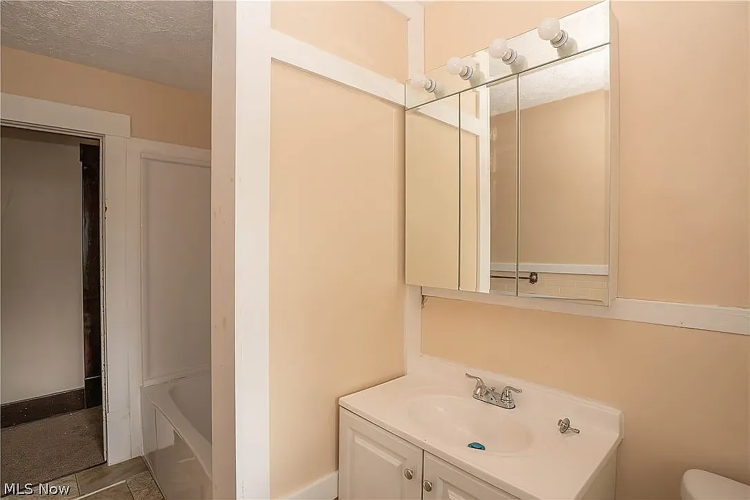 2 bed, 800 sqft, $800 — Photo 2