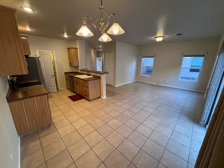 1912 Hollyhock Cir — Photo 13