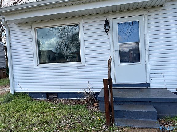 3rd image of 1209 Seton Ave SE