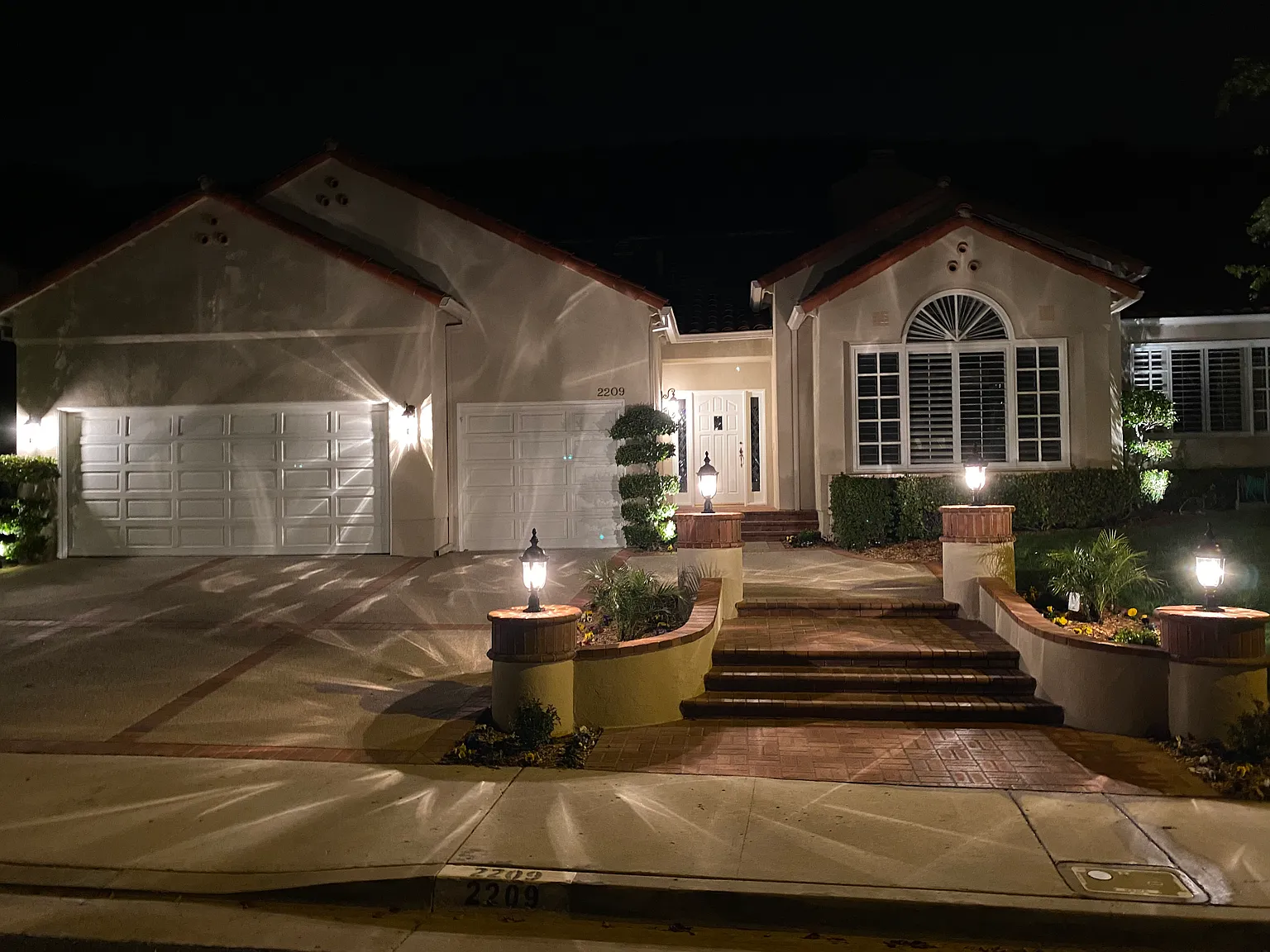 4 bed, 3.5 bath, 3562 sqft, $8,800 — Photo 2
