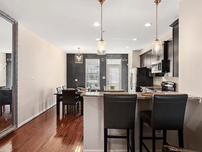 4527 Foster Ave — Photo 7