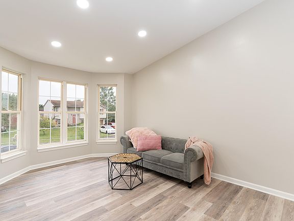 5th image of 495 Barley Cir