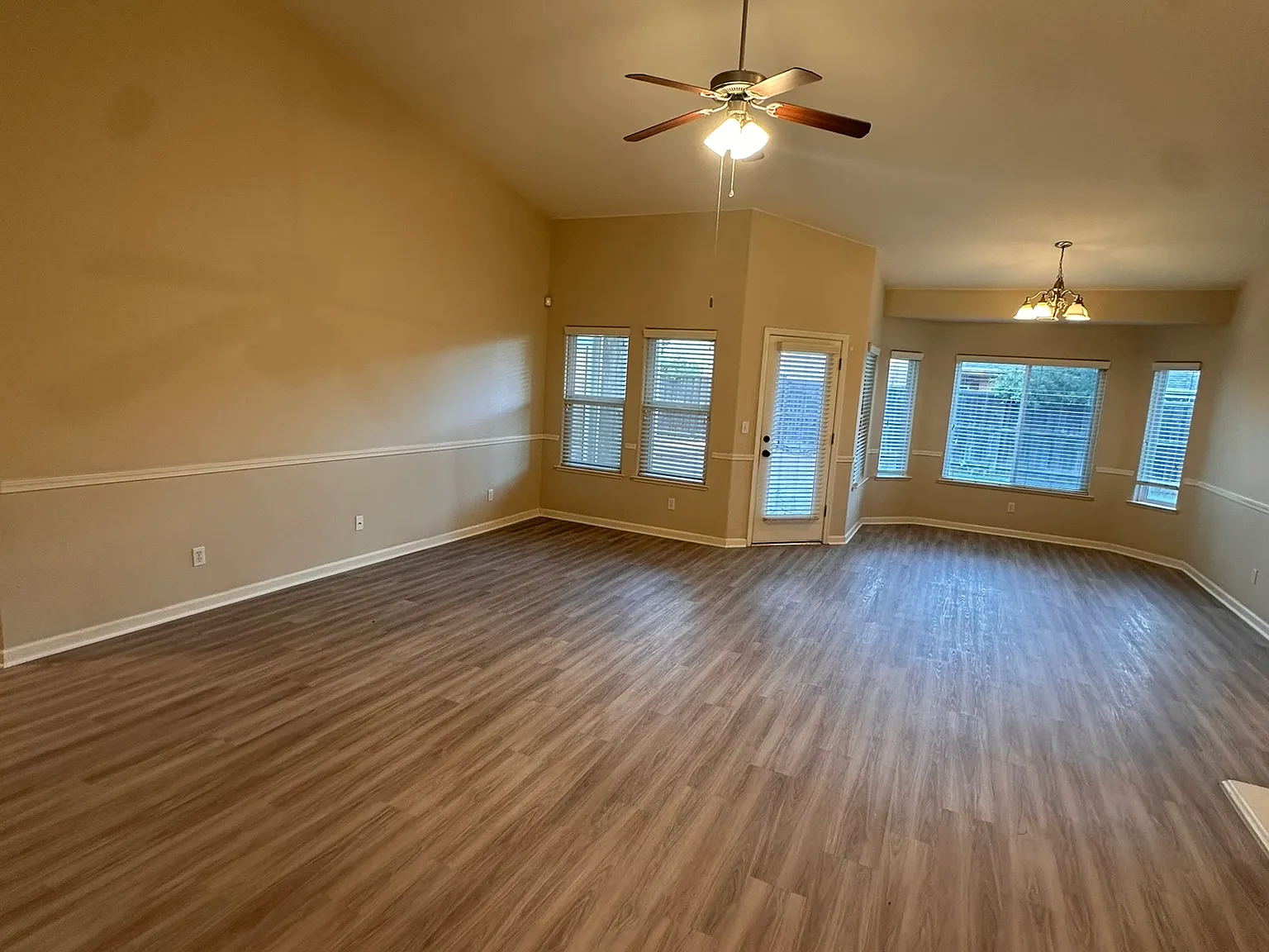 4 bed, 2153 sqft, $2,650 — Photo 4