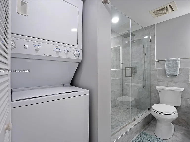 1750 N Bayshore Dr #1405 — Photo 29