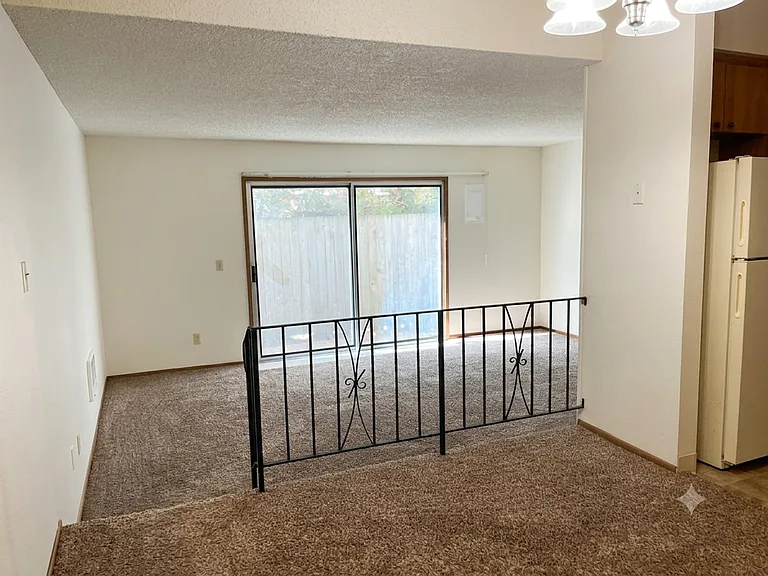 2020-2064 SE Salmon St — Photo 4
