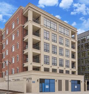 195 N Addison Ave #302, Elmhurst, IL, 60126