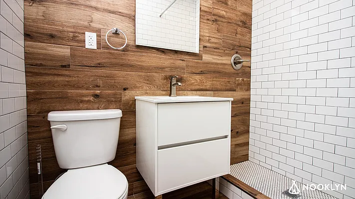 Rented by Nooklyn NYC LLC | media 84