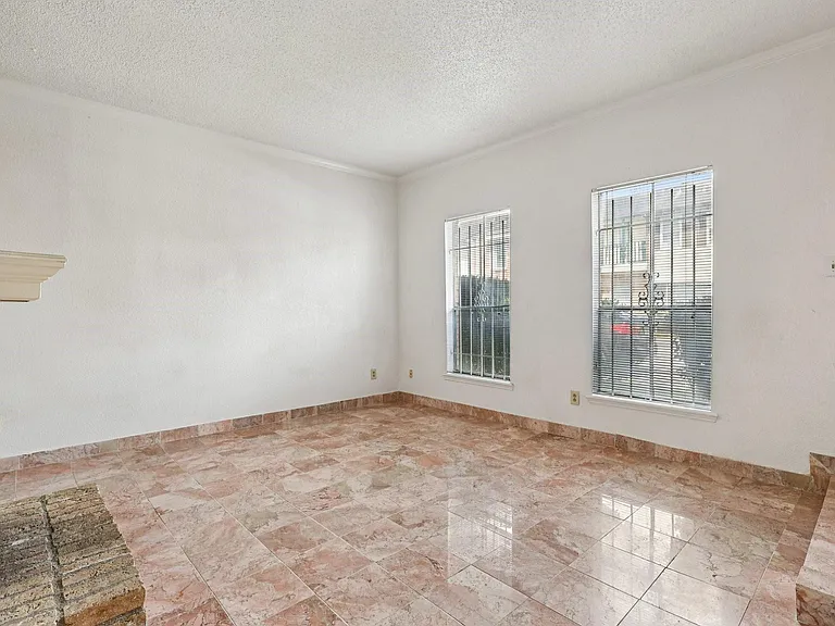 7700 Creekbend Dr #70 — Photo 7