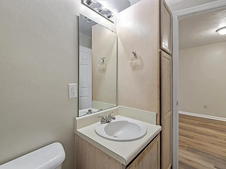 1346 Hancock St #B — Photo 14