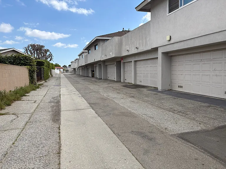 CitiZen South Bay on West 235th St. — Photo 17