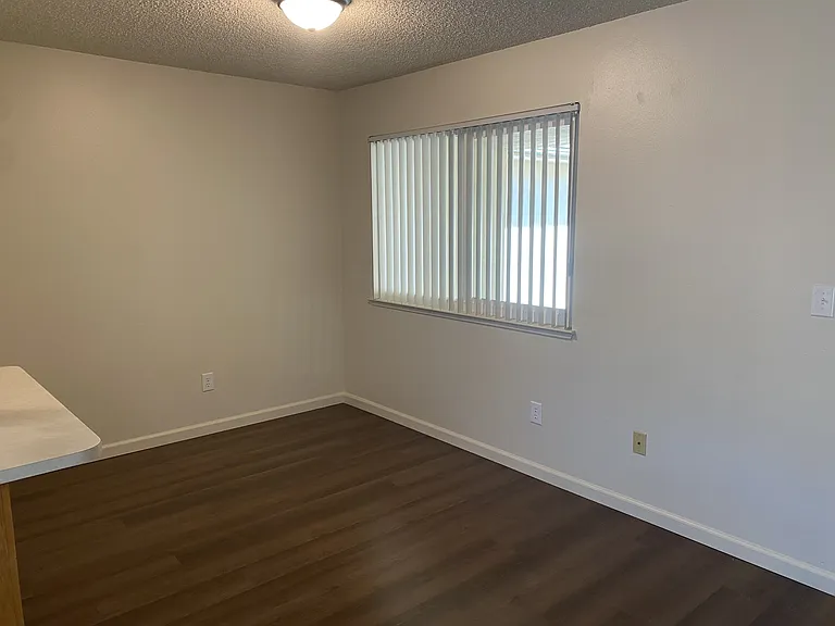 1713 E Rumble Rd — Photo 9