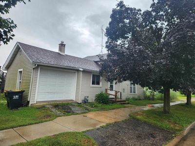 100 South Oak Street, North Freedom, WI, 53951