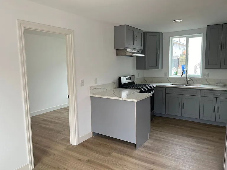 255 S Avenue 55 — Photo 4