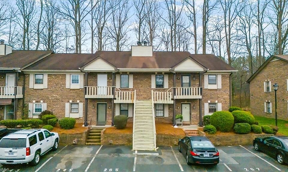 1st image of 265 Olde Vineyard Ct