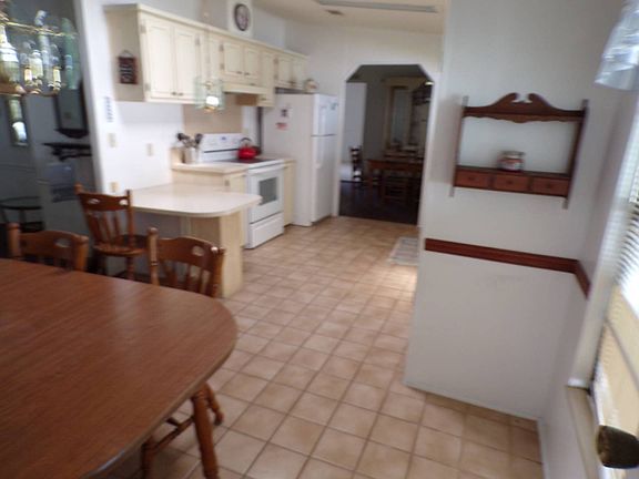 4th image of 4609 Arlington Park Dr #127