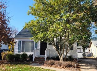 370 Kenilworth Rd, Bay Village, OH 44140