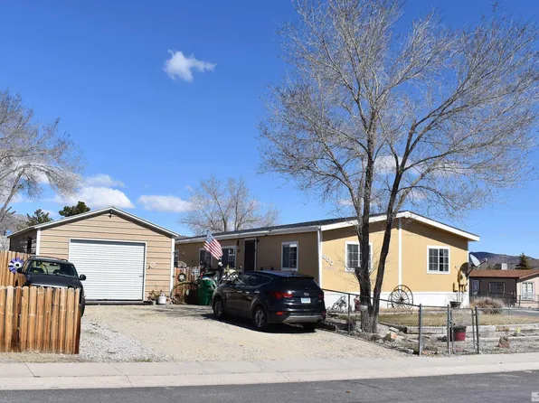 400 Feldspar Cir, Mound House, NV 89706