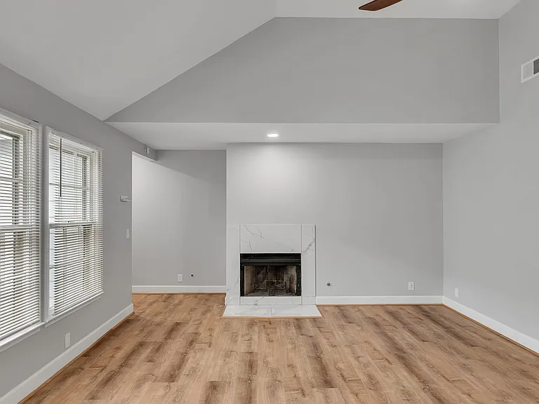 2135 Acklen Ave #10 — Photo 22