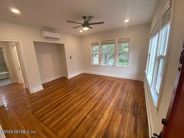 2744 Riverside Ave #16 — Photo 4