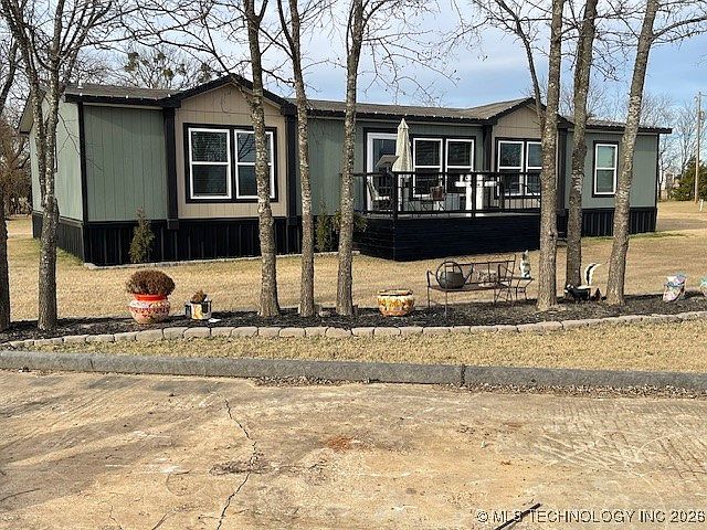 1st image of 96 Maple Ln