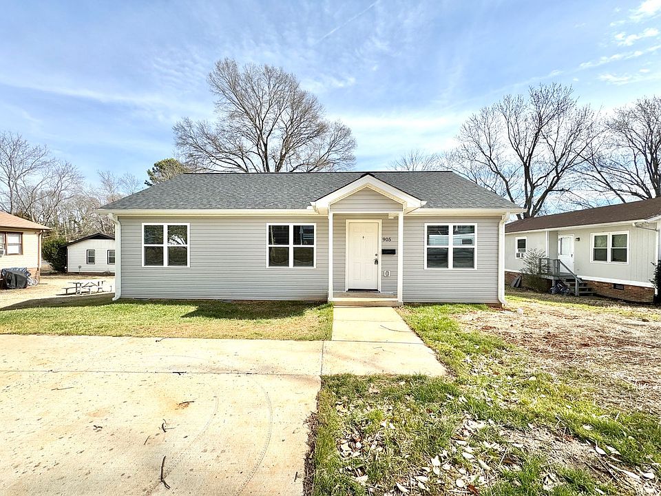 1st image of 905 Dillard St